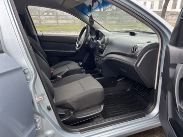Авто Chevrolet Aveo 2013 № 8717772