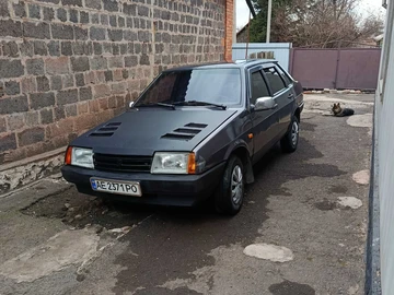 Авто ВАЗ 21099 2000 № 8718415