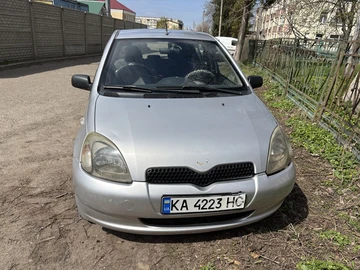 Авто Toyota Yaris 2000 № 8718528