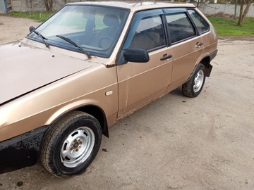 Авто ВАЗ 2109 1995 № 8718855