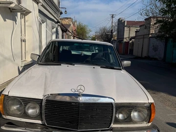 Авто Mercedes 240 1980 № 8718966