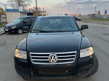 Авто Volkswagen Touareg 2005 № 8719263