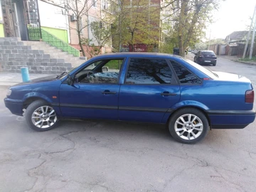Авто Volkswagen Passat Sedan 1996 № 8719585