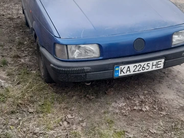 Авто Volkswagen Passat Variant 1990 № 8720427