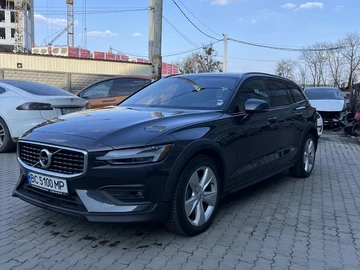 Авто Volvo V60 2019 № 8721241