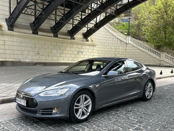 Авто Tesla Model S 2013 № 8721808