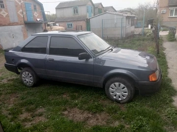 Авто Ford Escort 1990 № 8722432