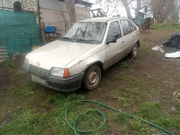 Авто Opel Kadett 1988 № 8722492
