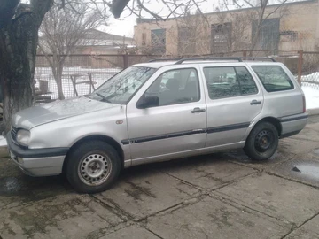 Авто Volkswagen Golf 1997 № 8722919