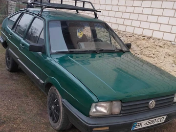 Авто Volkswagen Passat Hatchback 1989 № 8723014