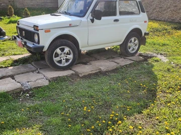 Авто ВАЗ 2121 1992 № 8723047