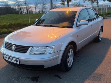 Авто Volkswagen Passat Sedan 1998 № 8723106