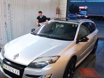 Авто Renault Laguna 2012 № 8723202