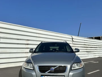 Авто Volvo V50 2010 № 8723348