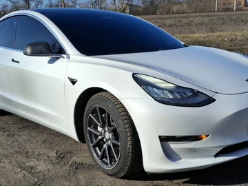 Авто Tesla Model 3 2019 № 8724098