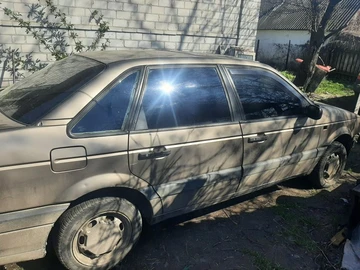 Авто Volkswagen Passat Sedan 1989 № 8724704