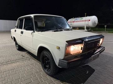 Авто ВАЗ 2107 1990 № 8726540
