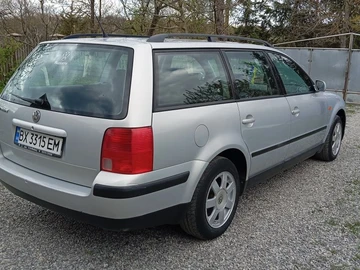 Авто Volkswagen Passat Variant 2000 № 8727524
