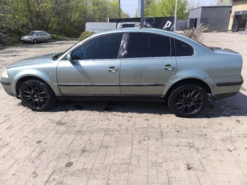 Авто Volkswagen Passat Sedan 2002 № 8727865