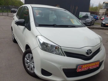 Авто Toyota Yaris 2012 № 8728138