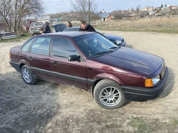 Авто Volkswagen Passat Sedan 1989 № 8728276