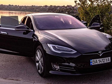 Авто Tesla Model S 2020 № 8728310