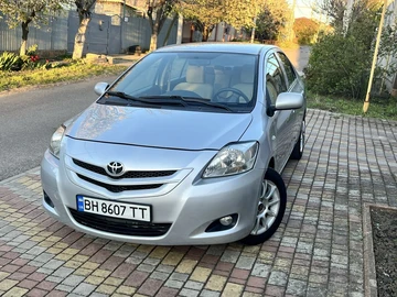 Авто Toyota Yaris 2008 № 8729298