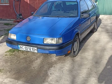 Авто Volkswagen Passat Sedan 1990 № 8729285