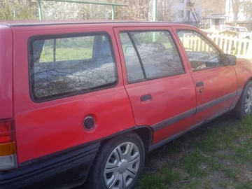 Авто Opel Kadett 1988 № 8729354