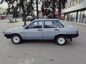 Авто ВАЗ 21099I 2004 № 8729378