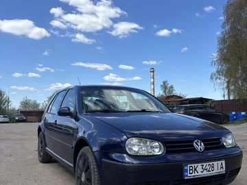 Авто Volkswagen Golf 2000 № 8729523