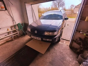 Авто Volkswagen Passat Variant 1994 № 8729997