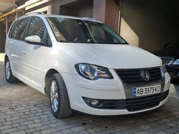 Авто Volkswagen Touran 2009 № 8730035