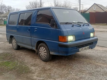Авто Mitsubishi Delica 1990 № 8730081