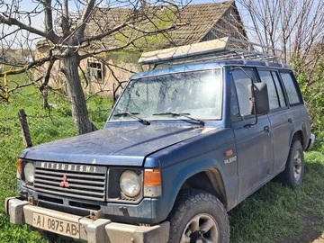 Авто Mitsubishi Pajero 1988 № 8730513
