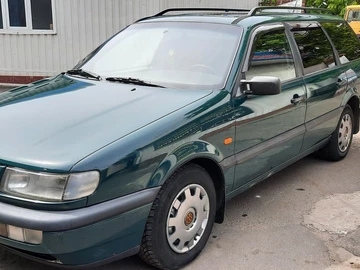 Авто Volkswagen Passat Variant 1995 № 8730516