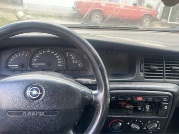 Авто Opel Vectra 1996 № 8730729