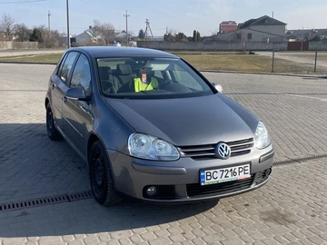 Авто Volkswagen Golf 2005 № 8730768