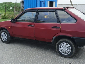 Авто ВАЗ 2109 1992 № 8730852