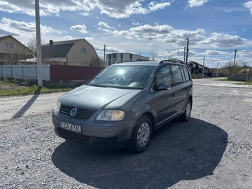 Авто Volkswagen Touran 2004 № 8731269