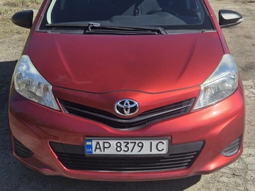 Авто Toyota Yaris 2013 № 8731323