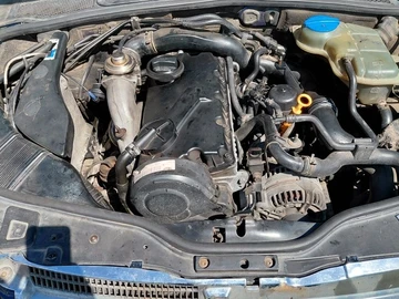 Авто Volkswagen Passat Sedan 2001 № 8731453