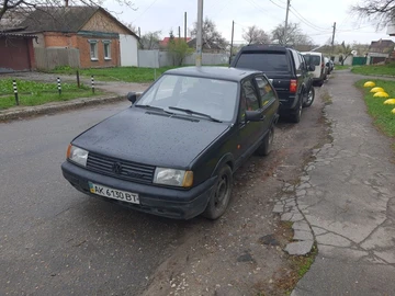 Авто Volkswagen Polo 1993 № 8731517