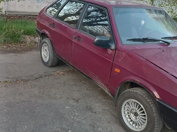 Авто ВАЗ 2109 1992 № 8732085