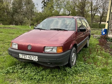 Авто Volkswagen Passat Sedan 1988 № 8732945