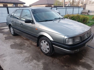 Авто Volkswagen Passat Sedan 1988 № 8733169