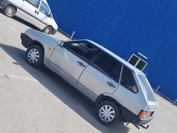 Авто ВАЗ 2109 2004 № 8733283
