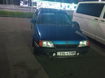 Авто Opel Kadett 1990 № 8733413