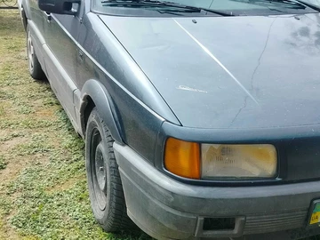 Авто Volkswagen Passat Variant 1990 № 8733646
