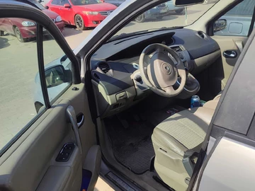 Авто Renault 4 2003 № 8733948